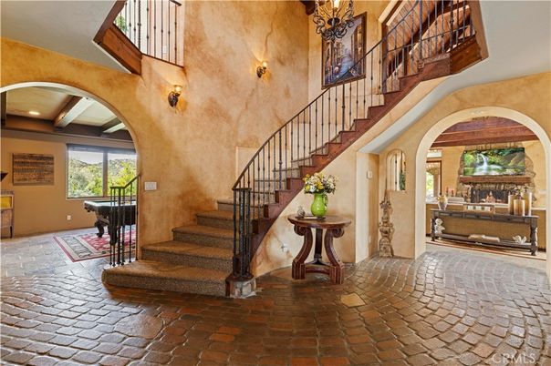 Fireplace, Interior, Recessed Lighting