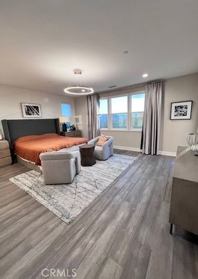 Bedroom, Interior, Living room, Pendant Lights, Recessed Lighting, Wood Texture Flooring