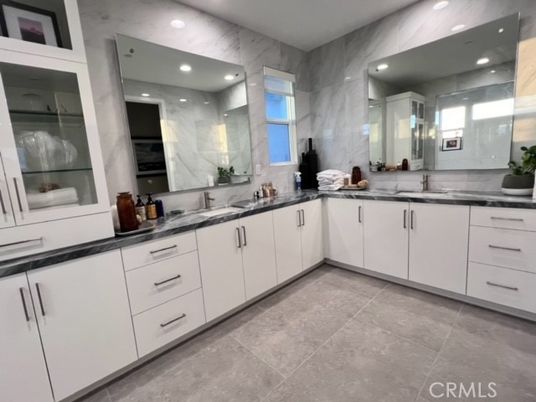 Bathroom, Dual Sink Vanities, Interior, Marble Walls, Recessed Lighting