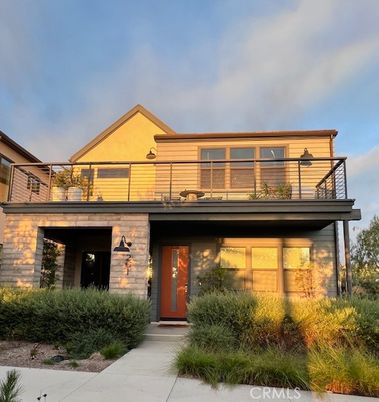 Exterior, Facade, Modern