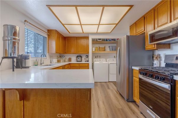 Interior, Kitchen, Washer, Wood Texture Flooring