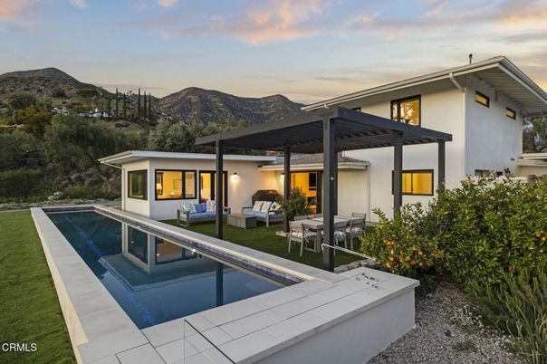 Exterior, Pool