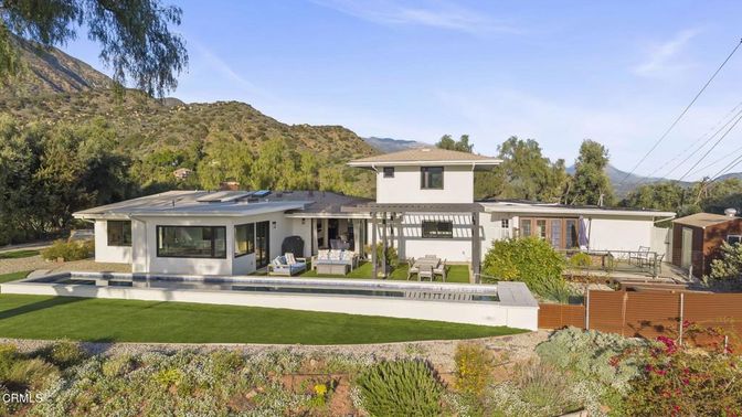Backyard, Exterior, Facade, Modern