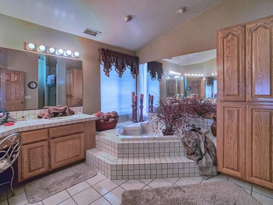 Bathroom, Interior, Recessed Lighting, Tile Countertops