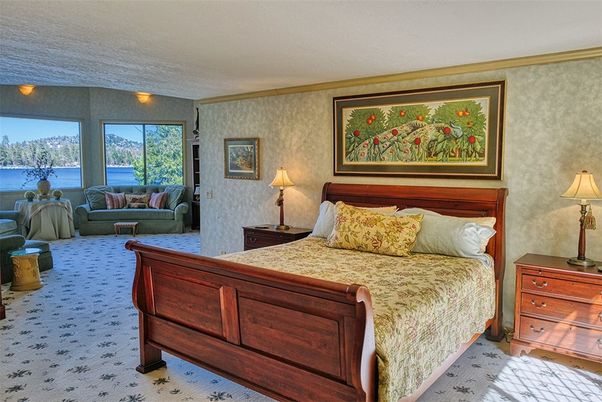 Bedroom, Interior, Water