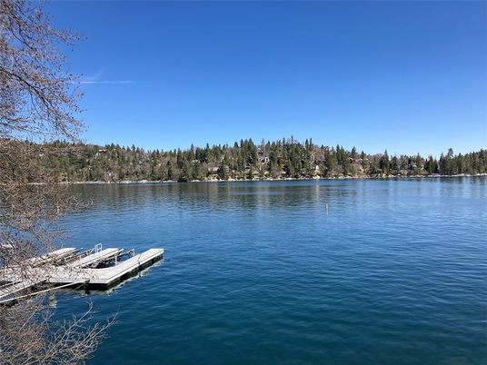 Exterior, Lake