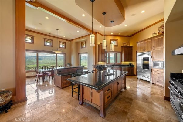 Dining room, Interior, Kitchen, Pendant Lights, Recessed Lighting, Stainless Steel Appliances