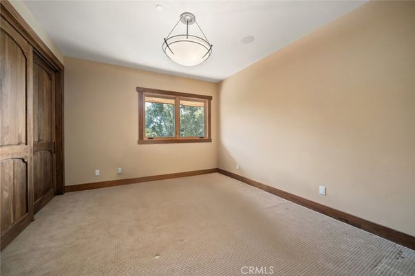 Empty room, Interior, Pendant Lights