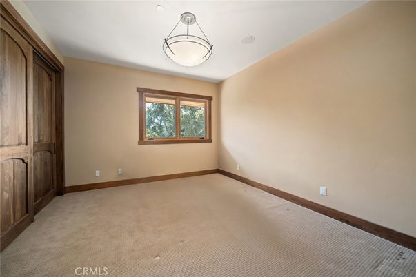 Empty room, Interior, Pendant Lights
