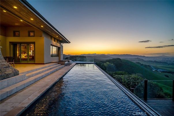 Exterior, Pool, Other