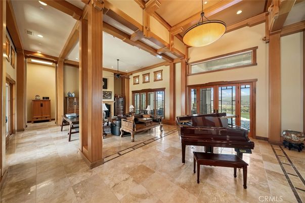 Interior, Living room, Pendant Lights, Piano, Recessed Lighting