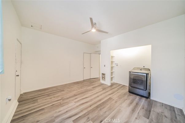 Empty room, Interior, Washer, Wood Texture Flooring