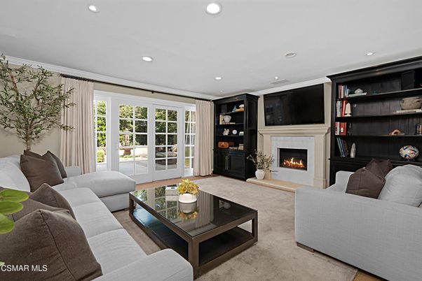Fireplace, Interior, Living room, Recessed Lighting