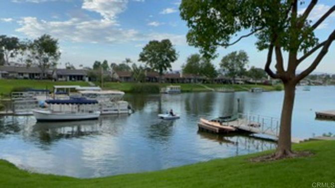 Exterior, Lake