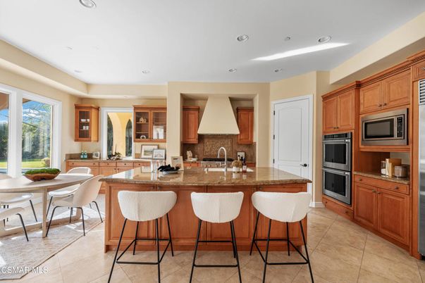 Dining room, Interior, Kitchen, Recessed Lighting, Stainless Steel Appliances