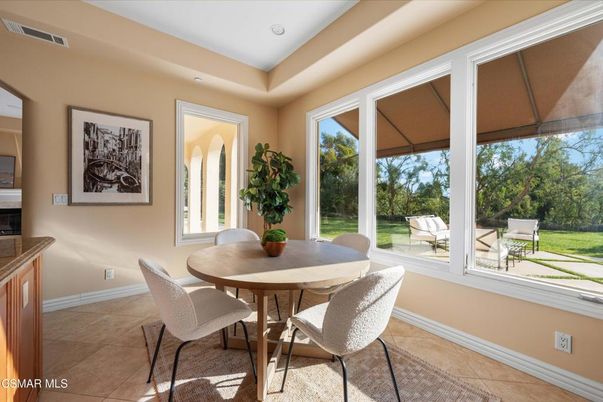 Dining room, Interior