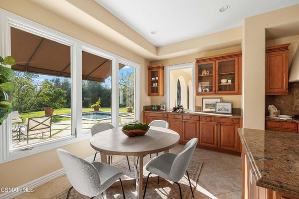Dining room, Interior, Recessed Lighting