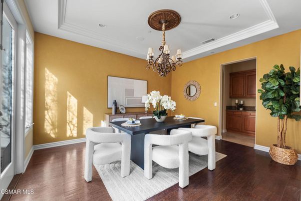 Chandelier, Dining room, Interior, Recessed Lighting, Wood Texture Flooring