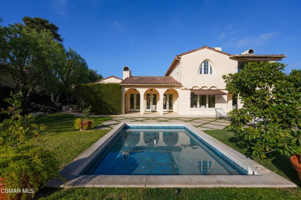 Backyard, Exterior, Pool
