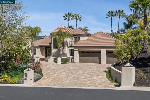 Attached, Exterior, Facade, Mediterranean