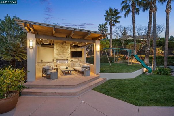 Backyard, Exterior, Playground