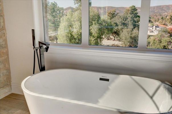 Bathroom, Free Standing Baths, Interior