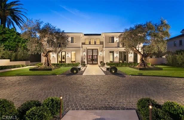 Backyard, Exterior, Facade, French Provincial