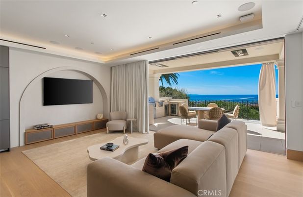 Interior, Living room, Recessed Lighting, Water, Wood Texture Flooring