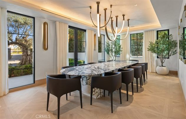 Chandelier, Dining room, Interior, Pendant Lights, Recessed Lighting, Wood Texture Flooring