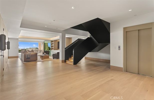 Interior, Recessed Lighting, Wood Texture Flooring