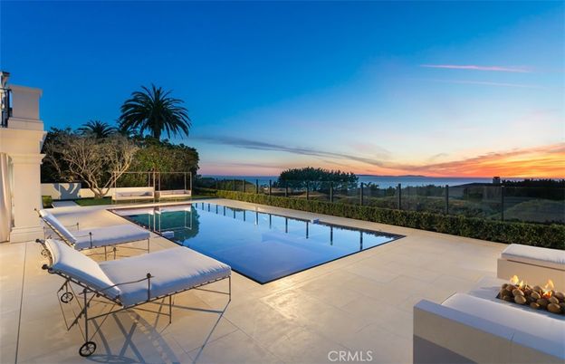 Exterior, Pool, Water