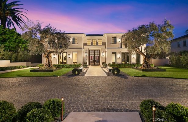 Backyard, Exterior, Facade, French Provincial