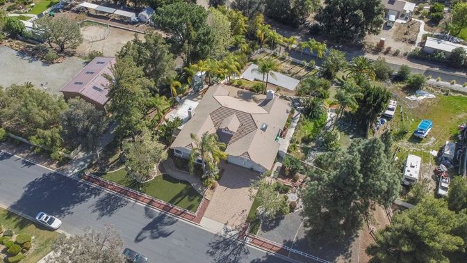 Exterior, Drone