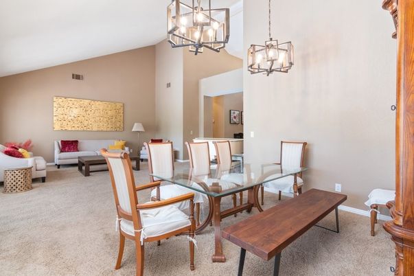 Chandelier, Dining room, Interior, Living room, Pendant Lights