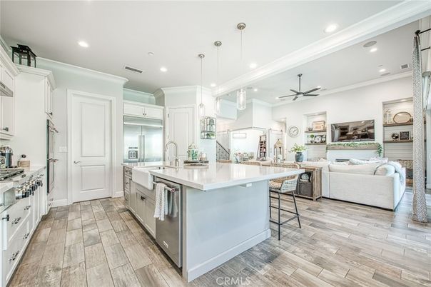 Interior, Kitchen, Living room, Pendant Lights, Recessed Lighting, Stainless Steel Appliances, Wood Texture Flooring