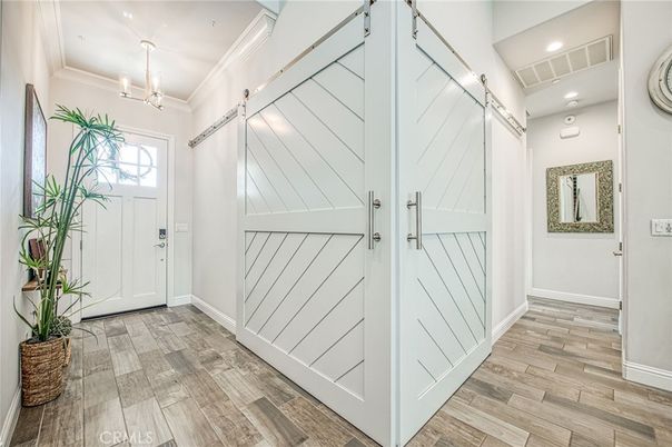 Interior, Pendant Lights, Recessed Lighting, Wood Texture Flooring