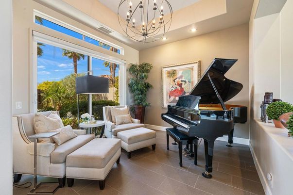 Interior, Living room, Pendant Lights, Piano, Recessed Lighting