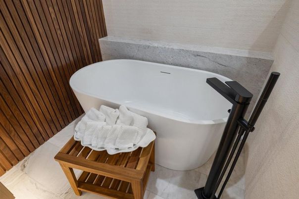 Bathroom, Free Standing Baths, Interior