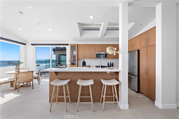 Dining room, Interior, Kitchen, Recessed Lighting, Stainless Steel Appliances, Water