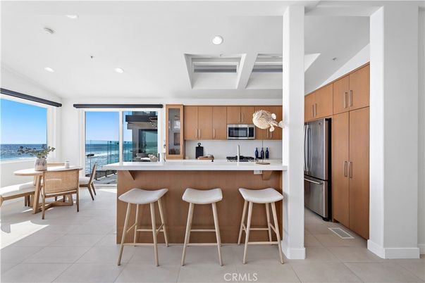 Dining room, Interior, Kitchen, Recessed Lighting, Stainless Steel Appliances, Water