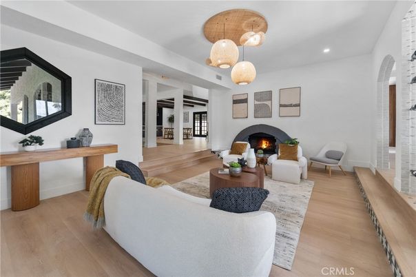 Fireplace, Interior, Living room, Pendant Lights, Recessed Lighting, Wood Texture Flooring