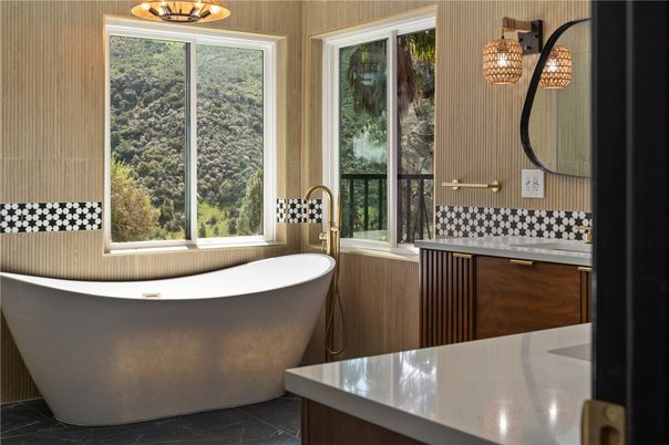 Bathroom, Free Standing Baths, Interior