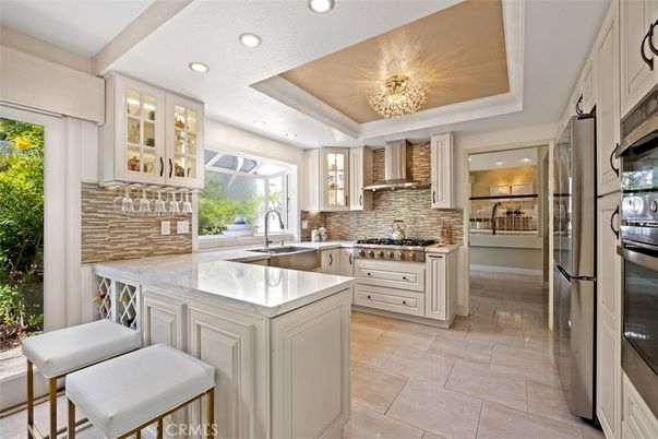 Chandelier, Interior, Kitchen, Recessed Lighting, Stainless Steel Appliances