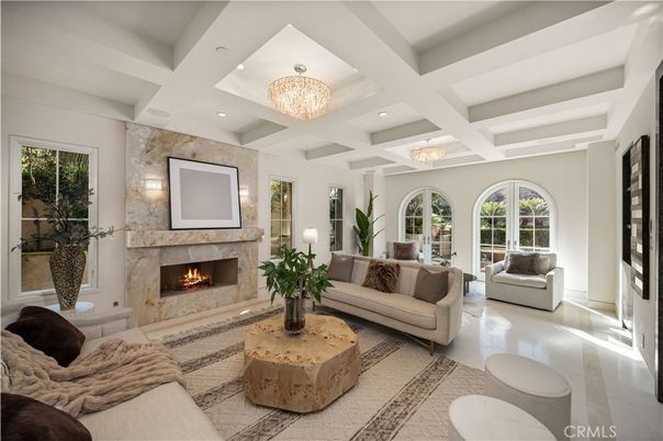 Chandelier, Fireplace, Interior, Living room, Recessed Lighting