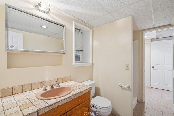 Bathroom, Interior, Tile Countertops