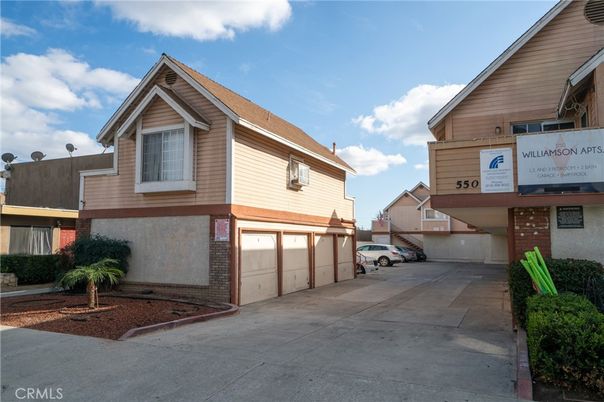 Attached, Exterior, Facade, Brick Facade, Modern