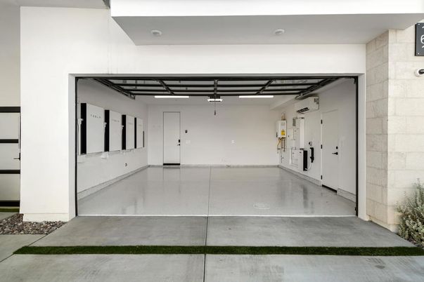 Garage, Interior