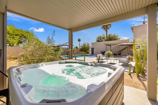 Exterior, Hot Tub