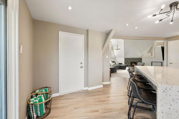 Fireplace, Interior, Living room, Pendant Lights, Recessed Lighting, Wood Texture Flooring