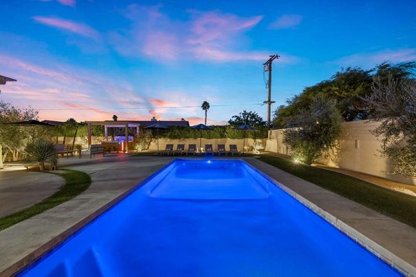 Exterior, Pool